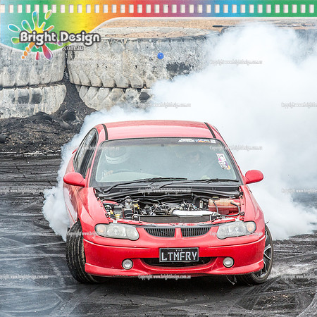 Street Machine Supernats 24 @ Stawell Motor Sports Club 8 Dec 2018  (1778)-2  LTMFRY BURNOUT