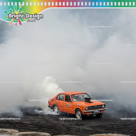 Street Machine Supernats 24 @ Stawell Motor Sports Club 8 Dec 2018  (1794)-2  CRABBY BURNOUT