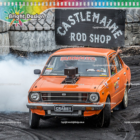 Street Machine Supernats 24 @ Stawell Motor Sports Club 8 Dec 2018  (1803)-2  CRABBY BURNOUT