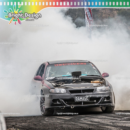 Street Machine Supernats 24 @ Stawell Motor Sports Club 8 Dec 2018  (2079)-2  DAMAGE BURNOUT