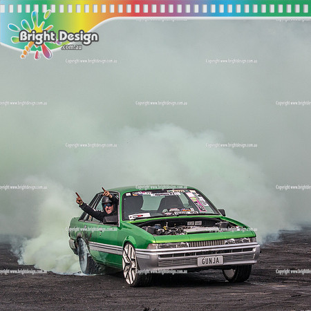 Street Machine Supernats 24 @ Stawell Motor Sports Club 8 Dec 2018  (2630)-2  GUNJA BURNOUT