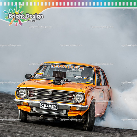 Street Machine Supernats 24 @ Stawell Motor Sports Club 8 Dec 2018  (2676)-2  CRABBY  BURNOUT