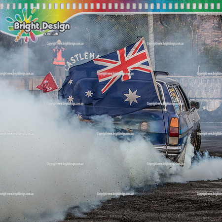 Street Machine Supernats 24 @ Stawell Motor Sports Club 8 Dec 2018  (2775)-2  BLUEFIRE BURNOUT  SWAY