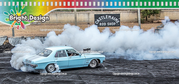 Street Machine Supernats 24 @ Stawell Motor Sports Club 8 Dec 2018  (1714)  HQ383 BURNOUT