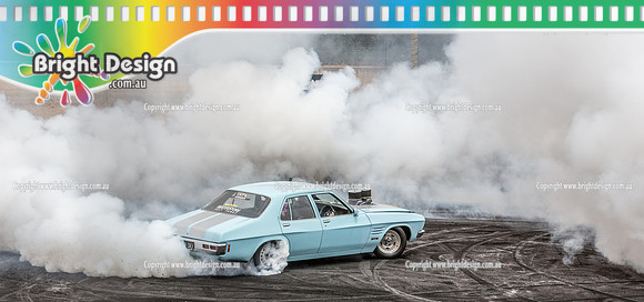 Street Machine Supernats 24 @ Stawell Motor Sports Club 8 Dec 2018  (1729)-3  HQ383 BURNOUT