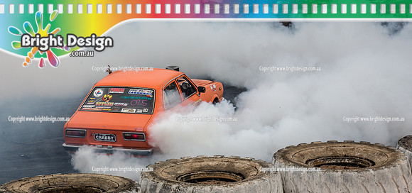 Street Machine Supernats 24 @ Stawell Motor Sports Club 8 Dec 2018  (1797)-2  CRABBY BURNOUT