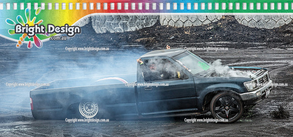 Street Machine Supernats 24 @ Stawell Motor Sports Club 8 Dec 2018  (1827)  TUBTHMPR BURNOUT