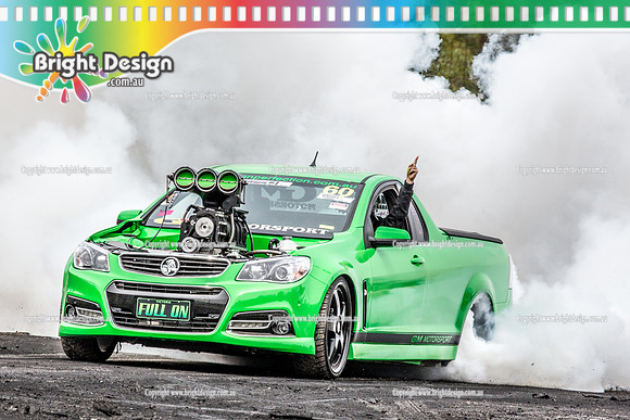 Street Machine Supernats 24 @ Stawell Motor Sports Club 8 Dec 2018  (1132)  FULL ON BURNOUT