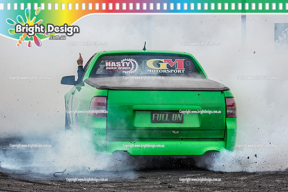 Street Machine Supernats 24 @ Stawell Motor Sports Club 8 Dec 2018  (1153)  FULL ON BURNOUT