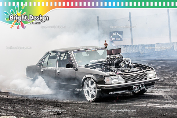 Street Machine Supernats 24 @ Stawell Motor Sports Club 8 Dec 2018  (1198)  383SLE BURNOUT