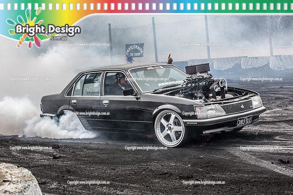 Street Machine Supernats 24 @ Stawell Motor Sports Club 8 Dec 2018  (1200)  383SLE BURNOUT
