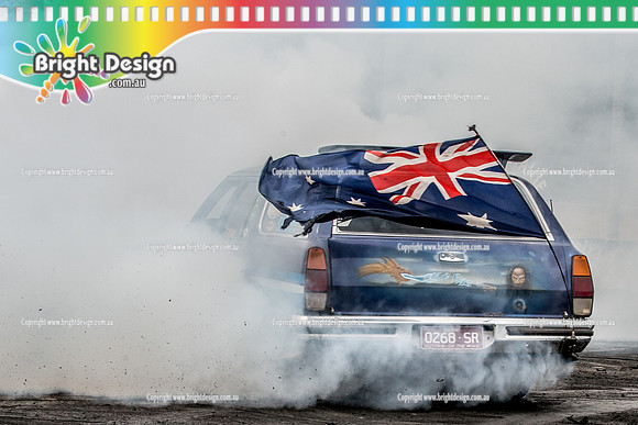 Street Machine Supernats 24 @ Stawell Motor Sports Club 8 Dec 2018  (1553)  0268SR BURNOUT  BLUEFIRE SWAY