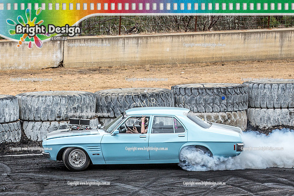 Street Machine Supernats 24 @ Stawell Motor Sports Club 8 Dec 2018  (1709)  HQ383 BURNOUT