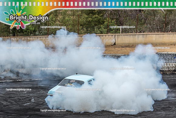 Street Machine Supernats 24 @ Stawell Motor Sports Club 8 Dec 2018  (1733)  HQ383 BURNOUT