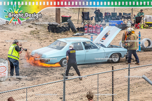Street Machine Supernats 24 @ Stawell Motor Sports Club 8 Dec 2018  (1740)  HQ383 BURNOUT FIRE