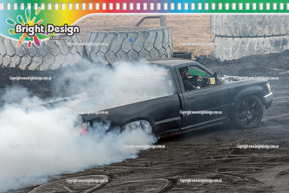 Street Machine Supernats 24 @ Stawell Motor Sports Club 8 Dec 2018  (1819)  TUBTHMPR BURNOUT