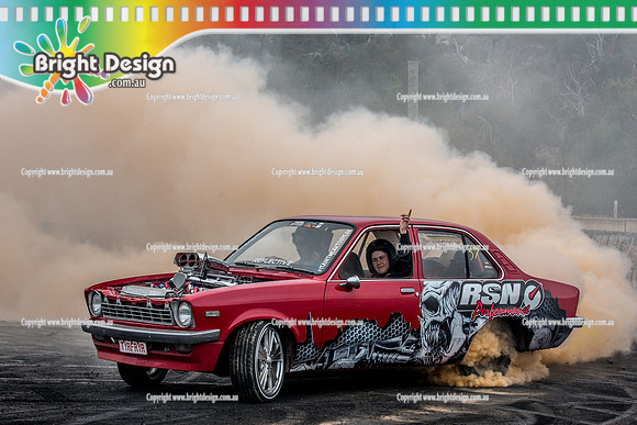 Street Machine Supernats 24 @ Stawell Motor Sports Club 8 Dec 2018  (1863)  TYRFRYYR BURNOUT