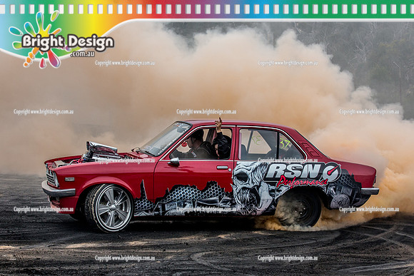 Street Machine Supernats 24 @ Stawell Motor Sports Club 8 Dec 2018  (1864)  TYRFRYYR BURNOUT