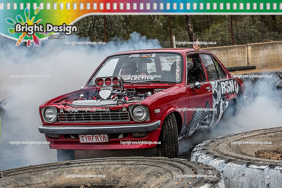 Street Machine Supernats 24 @ Stawell Motor Sports Club 8 Dec 2018  (1889)  TYRFRYYR BURNOUT