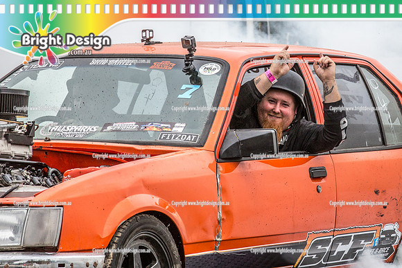 Street Machine Supernats 24 @ Stawell Motor Sports Club 8 Dec 2018  (1895)  YH8ME4 BURNOUT