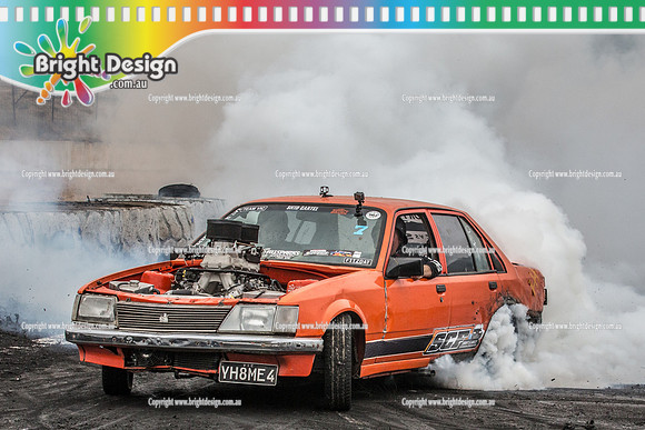 Street Machine Supernats 24 @ Stawell Motor Sports Club 8 Dec 2018  (1904)  YH8ME4 BURNOUT