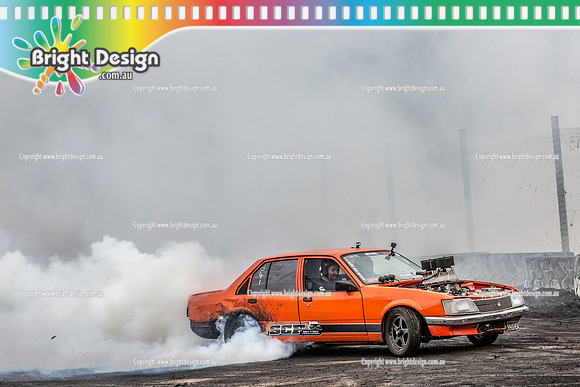 Street Machine Supernats 24 @ Stawell Motor Sports Club 8 Dec 2018  (1908)  YH8ME4 BURNOUT