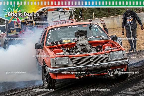 Street Machine Supernats 24 @ Stawell Motor Sports Club 8 Dec 2018  (1913)  YH8ME4 BURNOUT