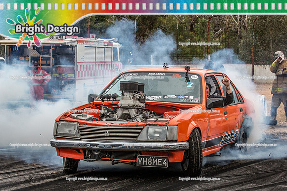 Street Machine Supernats 24 @ Stawell Motor Sports Club 8 Dec 2018  (1914)  YH8ME4 BURNOUT