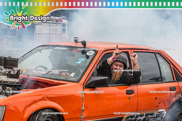Street Machine Supernats 24 @ Stawell Motor Sports Club 8 Dec 2018  (1916)  YH8ME4 BURNOUT