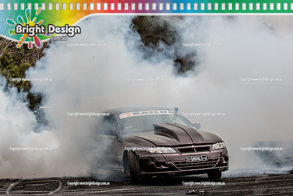 Street Machine Supernats 24 @ Stawell Motor Sports Club 8 Dec 2018  (2007)  SMKNLS BURNOUT