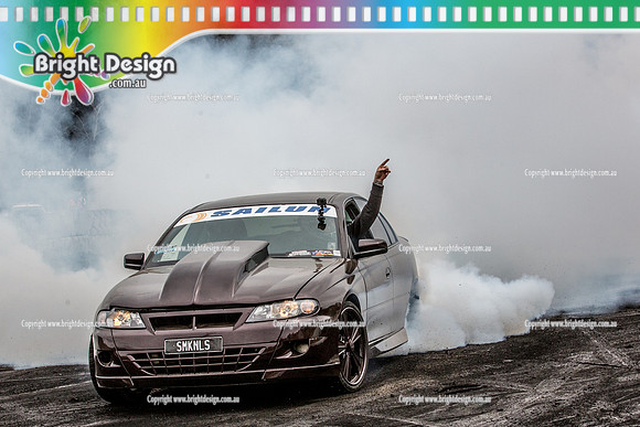 Street Machine Supernats 24 @ Stawell Motor Sports Club 8 Dec 2018  (2010)  SMKNLS BURNOUT