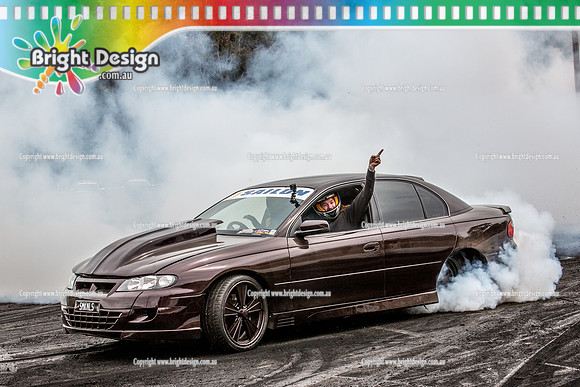 Street Machine Supernats 24 @ Stawell Motor Sports Club 8 Dec 2018  (2011)  SMKNLS BURNOUT