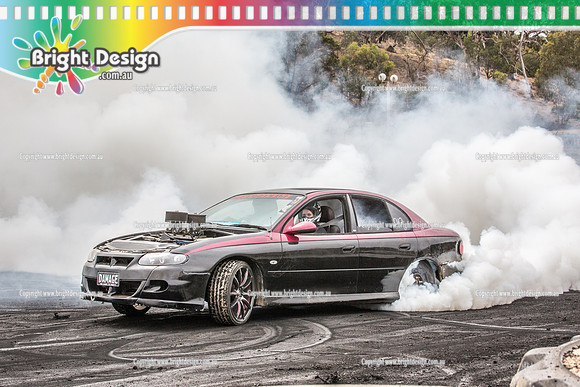 Street Machine Supernats 24 @ Stawell Motor Sports Club 8 Dec 2018  (2099)  DAMAGE BURNOUT