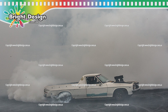 Street Machine Supernats 24 @ Stawell Motor Sports Club 8 Dec 2018  (2132)  PARTY BURNOUT