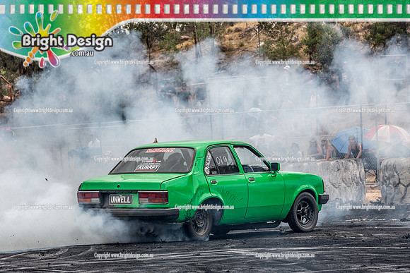 Street Machine Supernats 24 @ Stawell Motor Sports Club 8 Dec 2018  (2201)  UNWELL BURNOUT