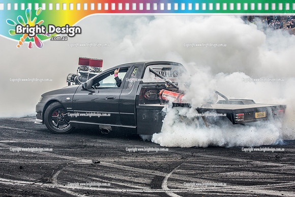 Street Machine Supernats 24 @ Stawell Motor Sports Club 8 Dec 2018  (2222)   ONGROG BURNOUT