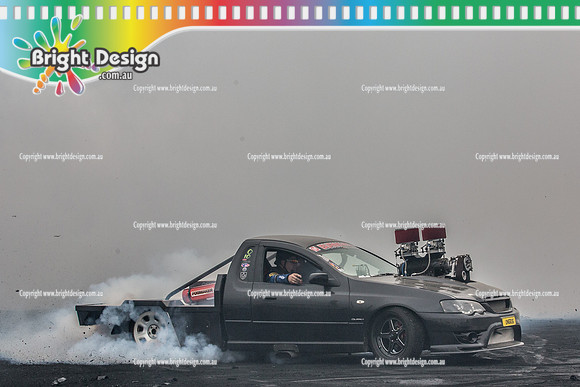 Street Machine Supernats 24 @ Stawell Motor Sports Club 8 Dec 2018  (2227)   ONGROG BURNOUT