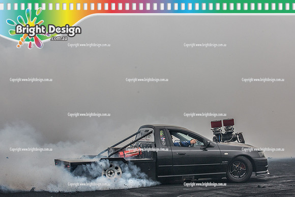 Street Machine Supernats 24 @ Stawell Motor Sports Club 8 Dec 2018  (2230)   ONGROG BURNOUT