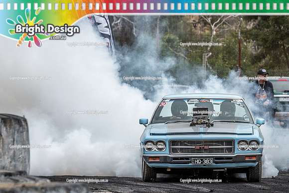 Street Machine Supernats 24 @ Stawell Motor Sports Club 8 Dec 2018  (2280)  HQ383 BURNOUT