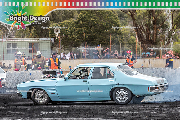 Street Machine Supernats 24 @ Stawell Motor Sports Club 8 Dec 2018  (2296)  HQ383 BURNOUT