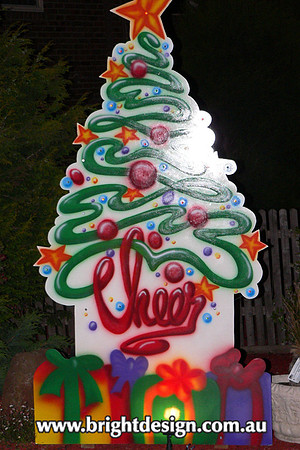 8-15 TR-02 CGw Cheer Christmas Tree with Christmas Presents outdoor christmas display