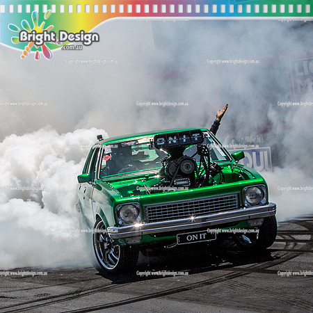 Summernats 29 SUNDAY 9 Jan 16  BDMP0413-3  ONIT BURNOUT