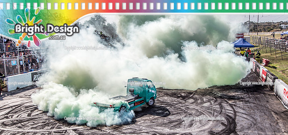 Summernats 32 Thursday 3 Jan 2019  BDMP1615  TINYTOWING BURNOUT