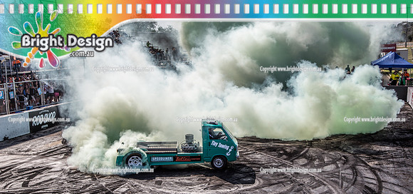 Summernats 32 Thursday 3 Jan 2019  BDMP1614  TINYTOWING BURNOUT