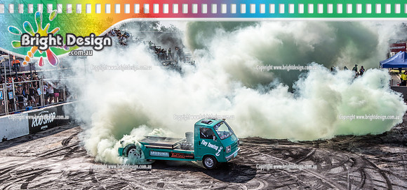 Summernats 32 Thursday 3 Jan 2019  BDMP1613  TINYTOWING BURNOUT