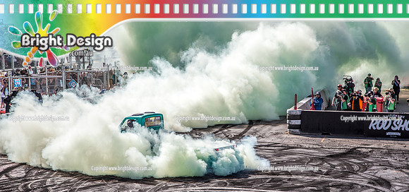 Summernats 32 Thursday 3 Jan 2019  BDMP1611  TINYTOWING BURNOUT