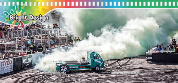 Summernats 32 Thursday 3 Jan 2019  BDMP1609  TINYTOWING BURNOUT