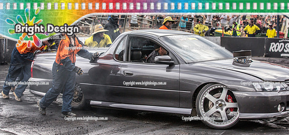 Summernats 32 Saturday 5 Jan 2019  BDMP8148  FOGGIN BURNOUT