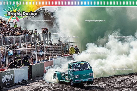 Summernats 32 Thursday 3 Jan 2019  BDMP1608  TINYTOWING BURNOUT