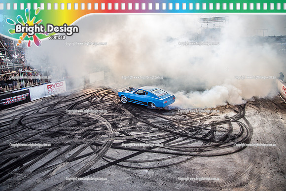Summernats 32 Thursday 3 Jan 2019  BDMP1585  SKIDRAGIN BURNOUT